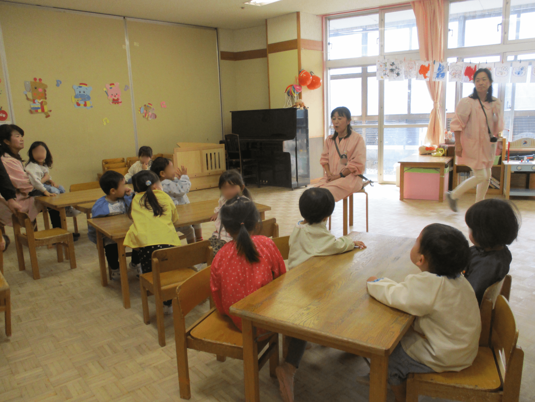 先生の話を聞いたり、、、