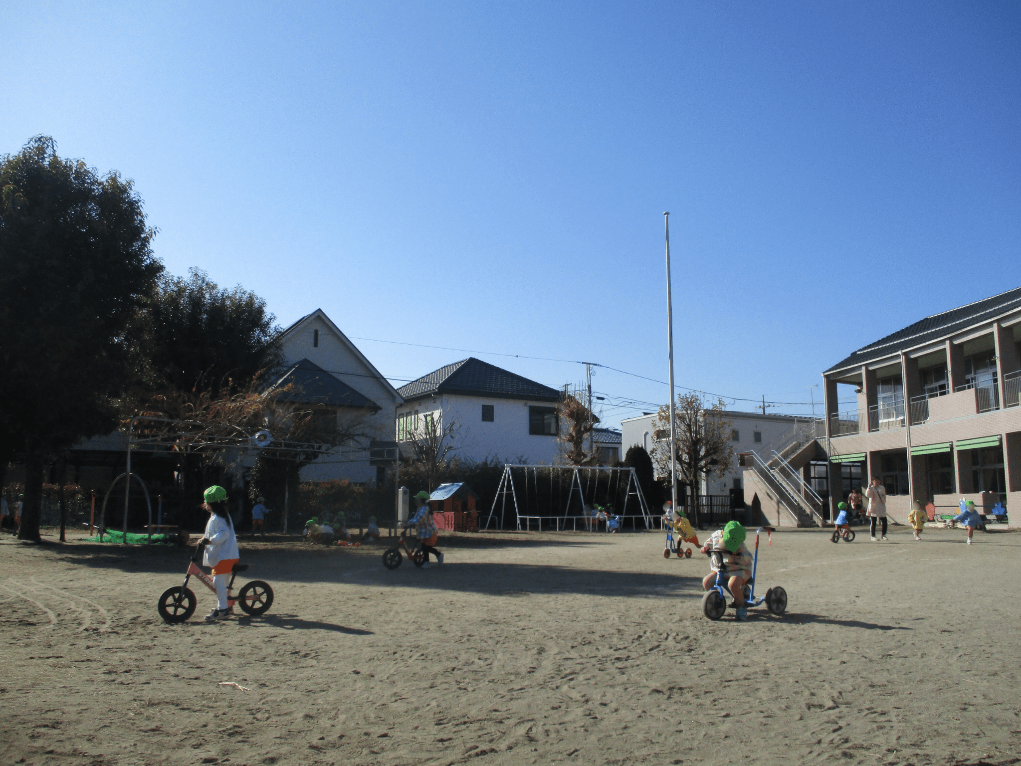 ひろ～い園庭で♪
