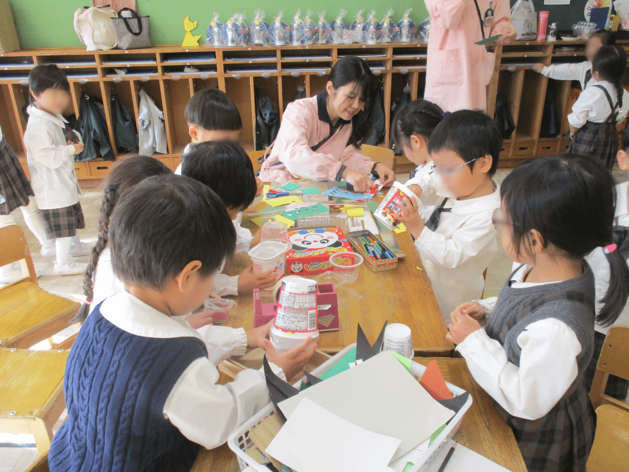 製作をしていました♪