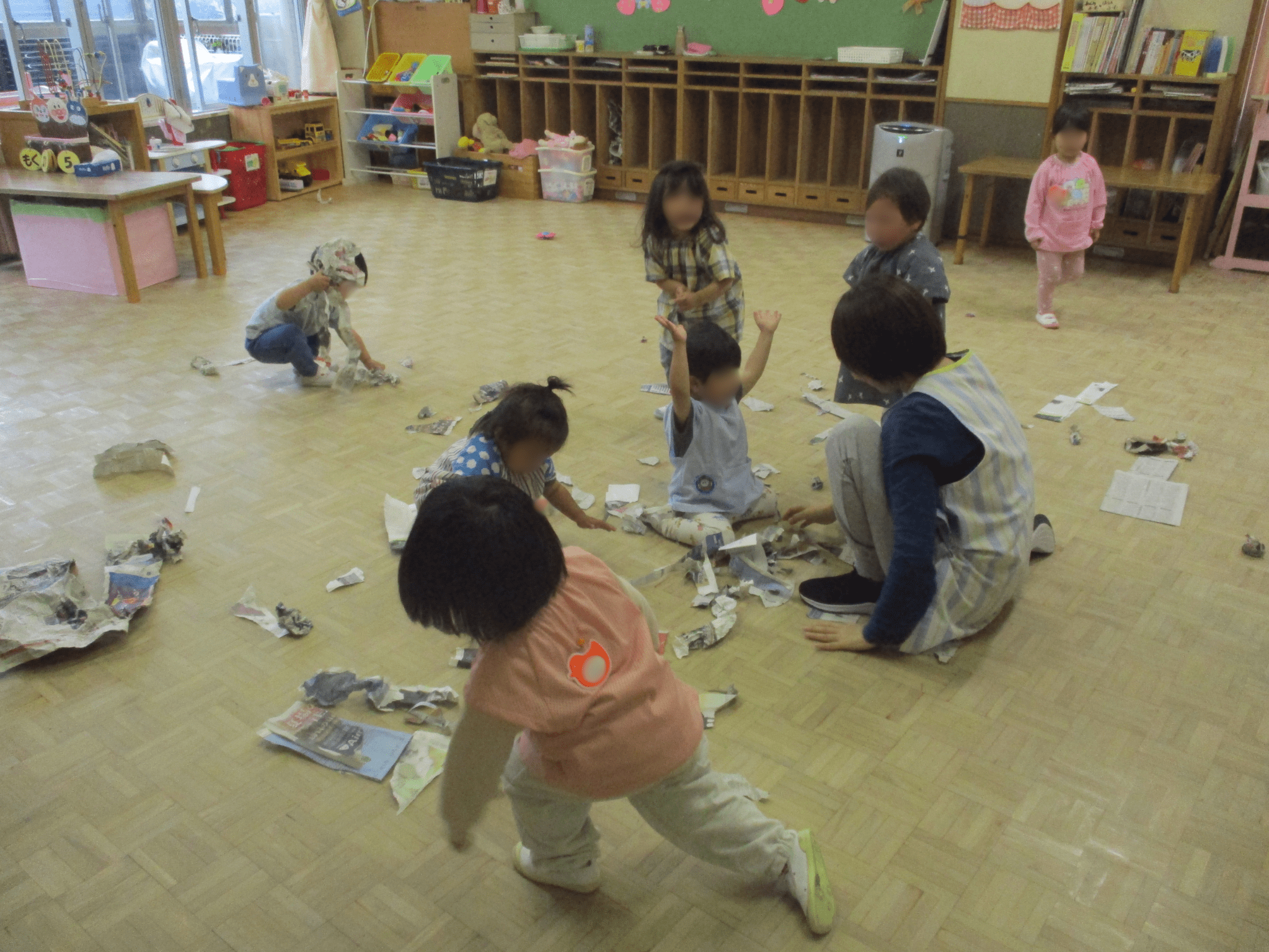 新聞紙あそび♪