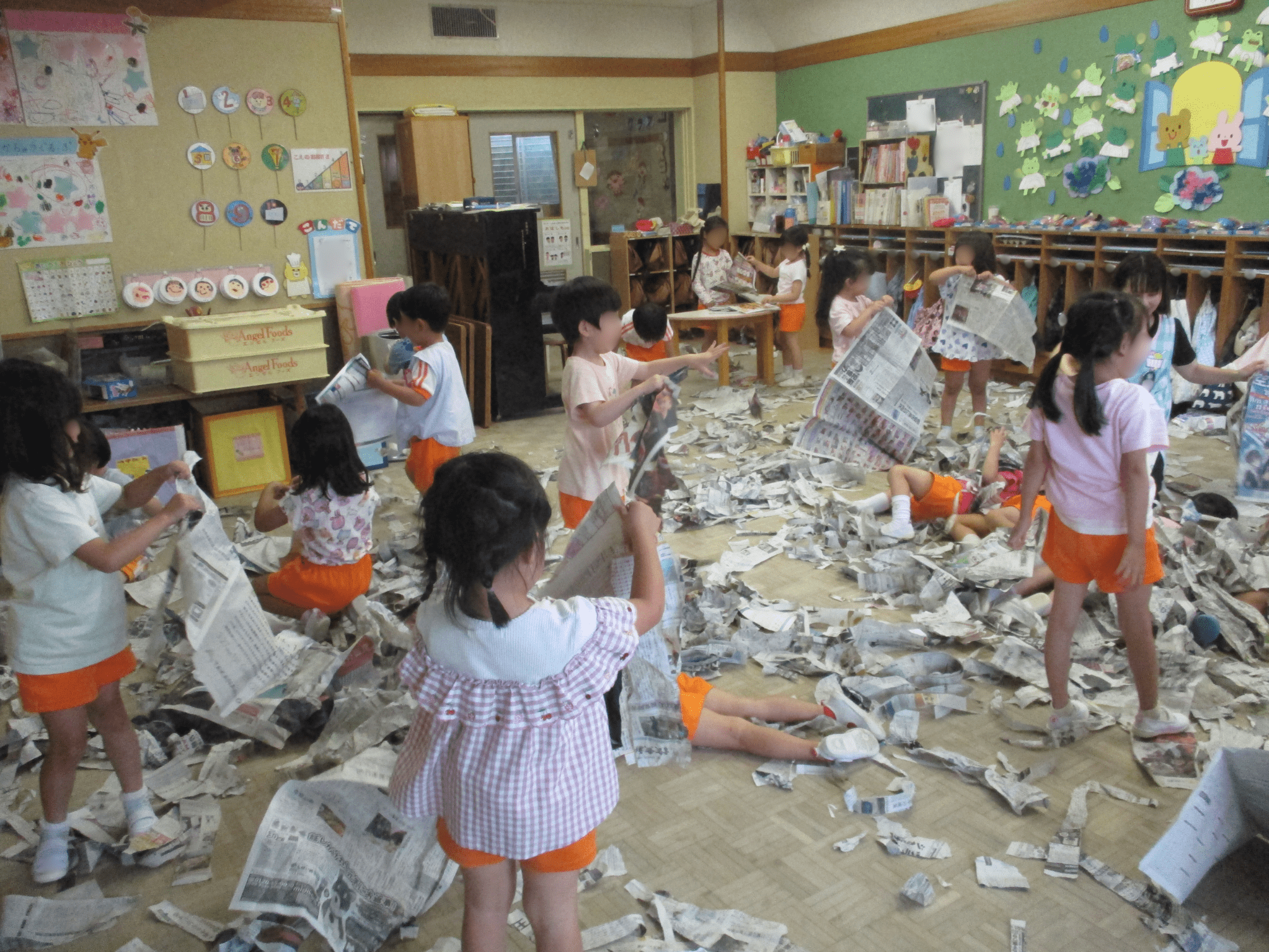 新聞紙あそび♪