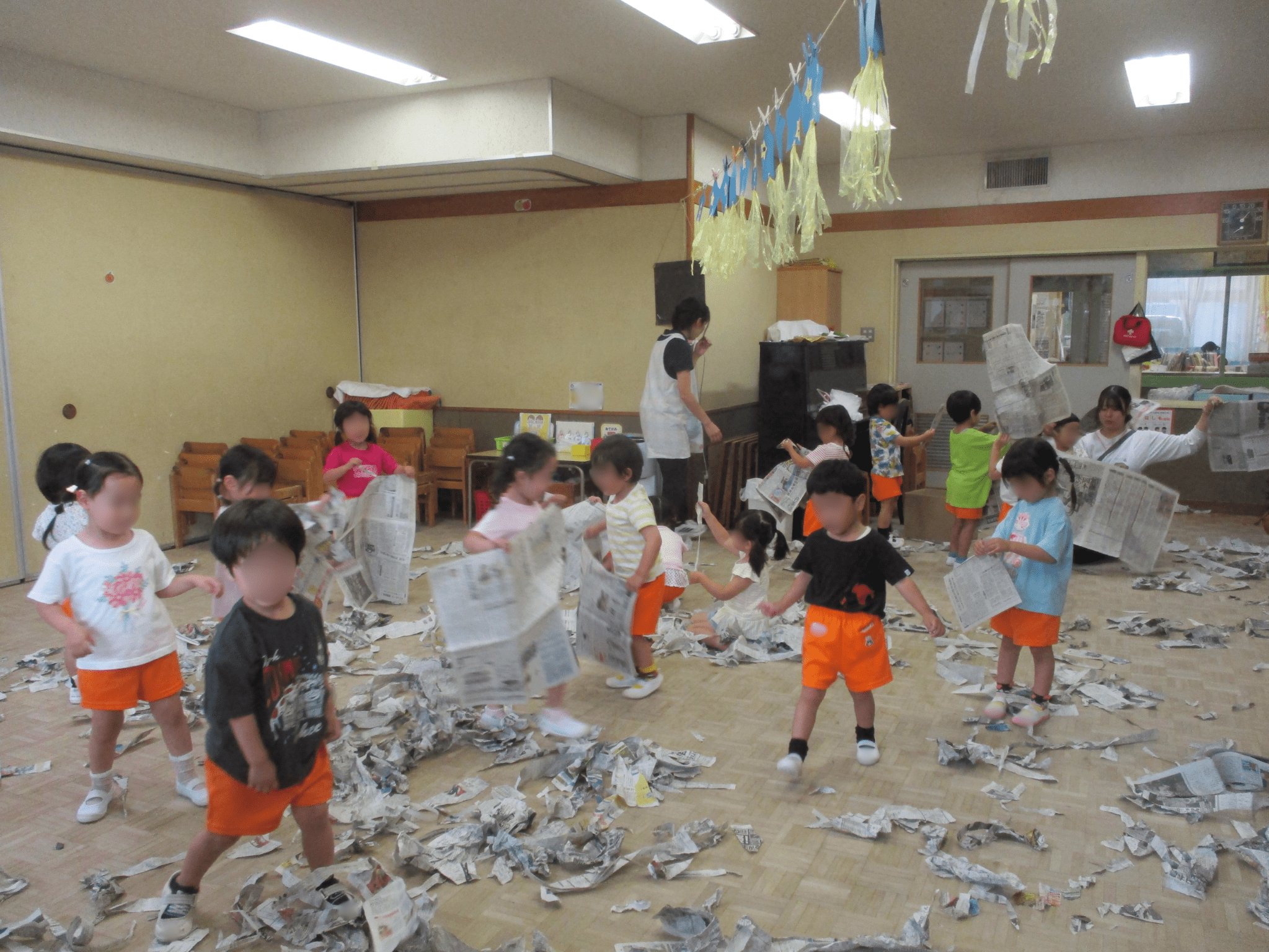 新聞紙あそび♪