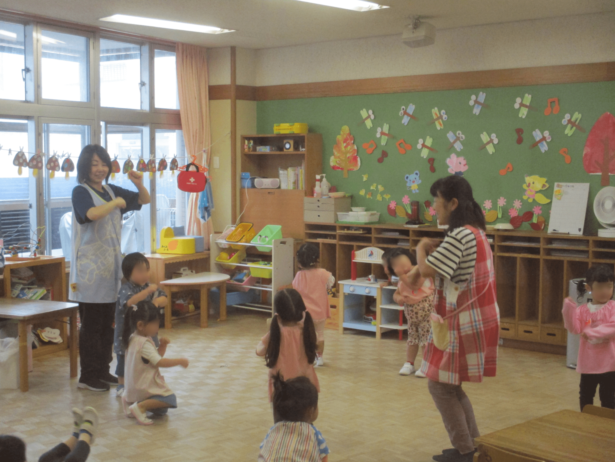 お部屋でダンス♪